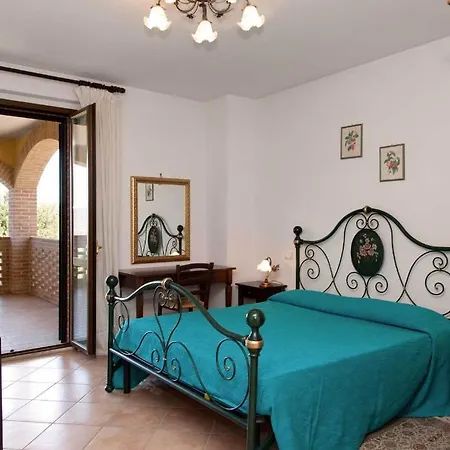 בית חווה Casale Ulivi Grutti